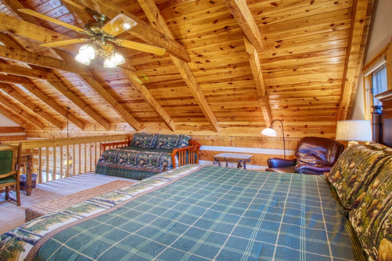 Villa Timber Wolf Woodland Park Esterno foto